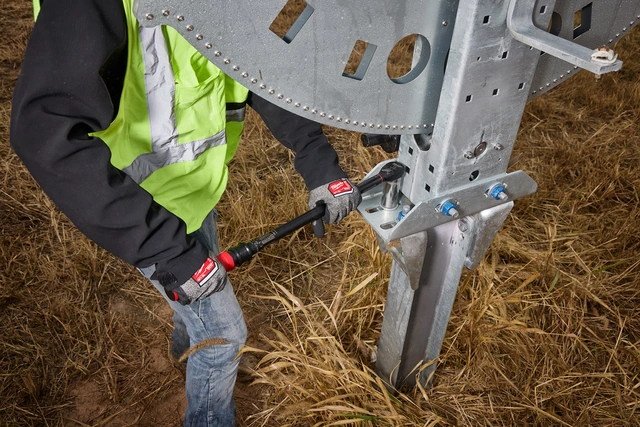 MOMENTNØKKEL 3/8" DR. KLIKK 25–140 NM 4932500824 - Milwaukee 