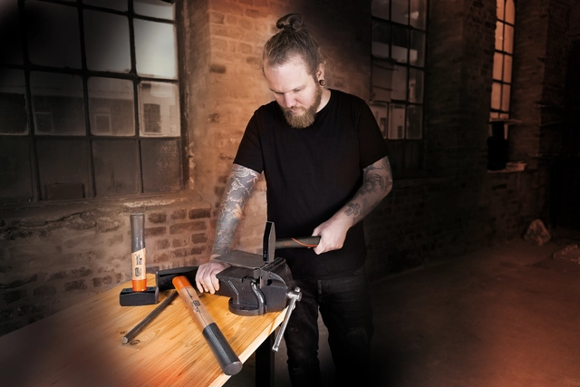 VERKSTEDHAMMER 500G BlackTec® 3-komponentskaft m/ glassfiber - Picard 