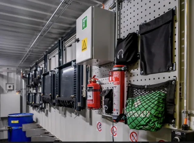 HAZMAT CONTAINER ISO 10FT Low Cube 