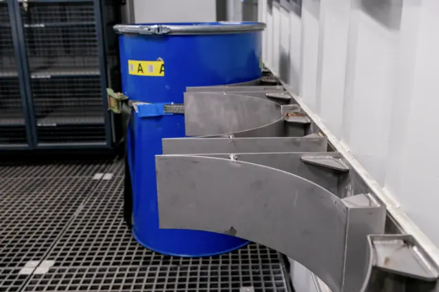 HAZMAT CONTAINER ISO 10FT Low Cube 