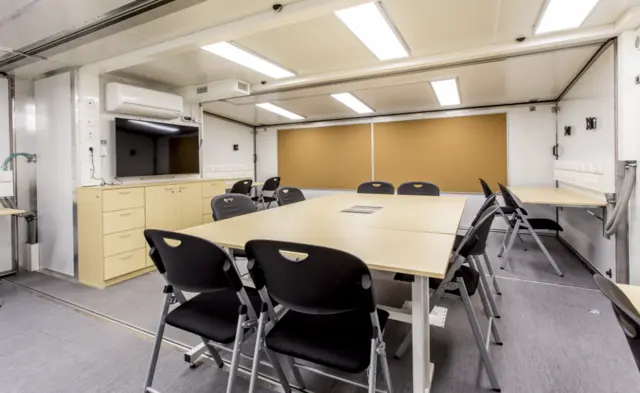 COMMAND CENTER CONTAINER ISO 20FT 3-1 2-WAYS EXPANDABLE 