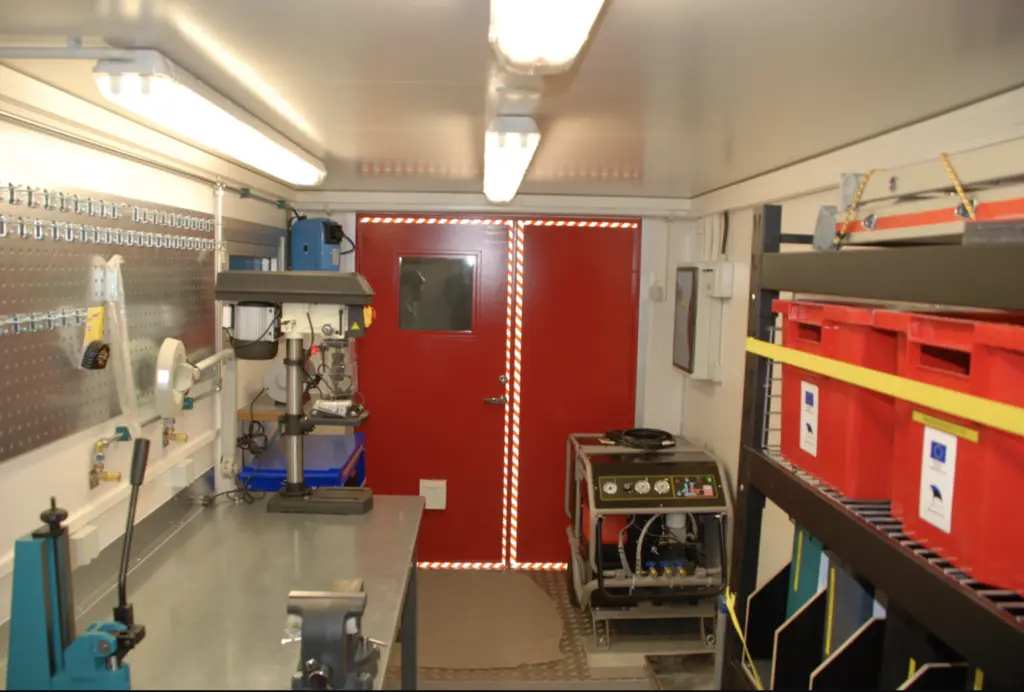 RESCUE & SAFETY WORKSHOP CONTAINER 20FT ISO 20ft 