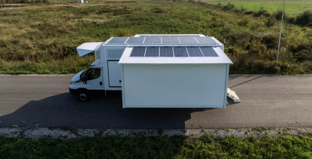 MOBILE XL FLEXUNIT TRUCK 3 in 1 solution, 7200kg, 33m2 