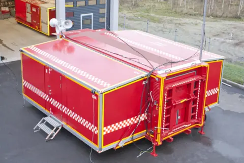 RESCUE &amp; SAFETY CONTAINER ISO 20FT 3-1 2-WAYS EXPANDABLE