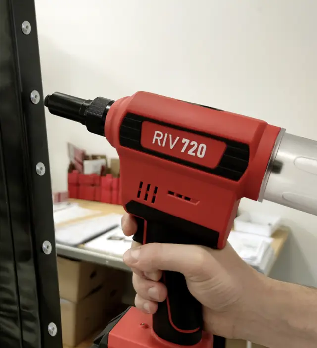 POPNAGLEPISTOL Ø2,4 - Ø6,4  18V RIV720 For popnagler, Plastkoffert, Rivit 
