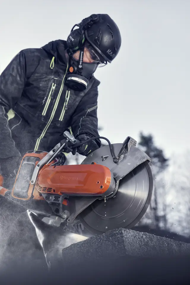 K 1 PACE MOTORKAPPESAG 14" X-HALT™ Husqvarna - Batteridrevet 