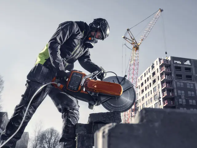 K 1 PACE MOTORKAPPESAG 14" X-HALT™ Husqvarna - Batteridrevet 