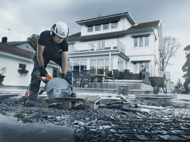 K 4000 MOTORKAPPESAG ELEKTRISK M.LEDNING Husqvarna - Ø=350 Blad maks 