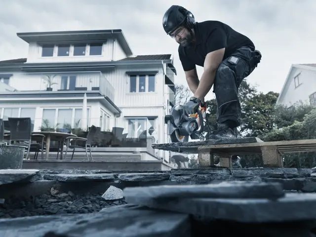 K 4000 MOTORKAPPESAG ELEKTRISK M.LEDNING Husqvarna - Ø=350 Blad maks 