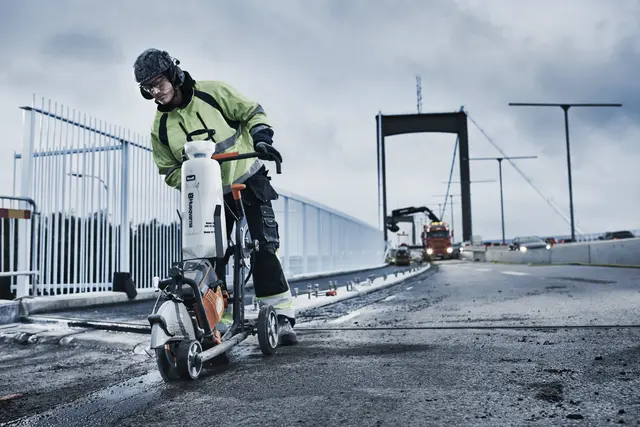 K 770 MOTORKAPPESAG 14" Husqvarna - Bensindrevet 