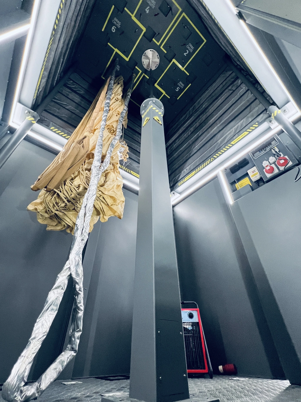 MOBILE DRAG / PARA CHUTE DRYING TOWER For drying 6 ea. drag / para chutes 