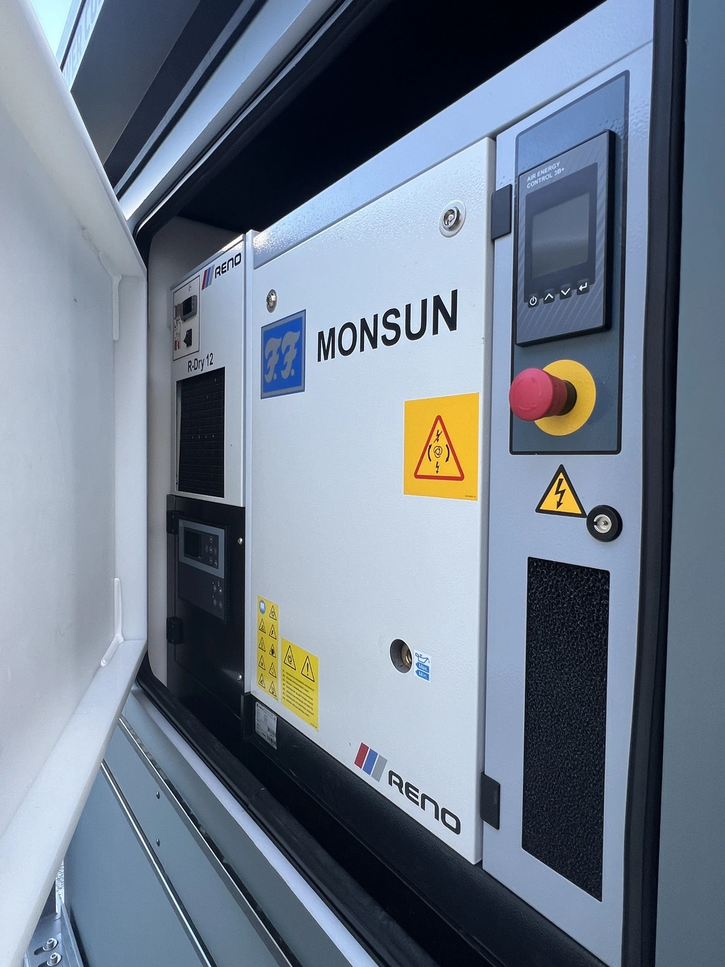 POWER CUBE HYBRID 406041 GREEN ENERGY Compressor, Generator, UPS & Solarfoil 