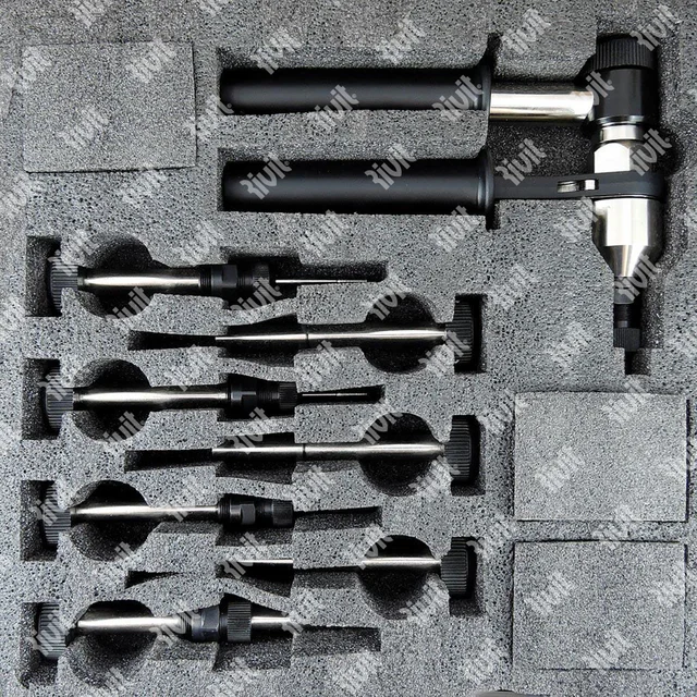 BLINDMUTTERSKRALLE M5-M12 RIV906 For blindmuttere M5 - M12, Plastkoffert 