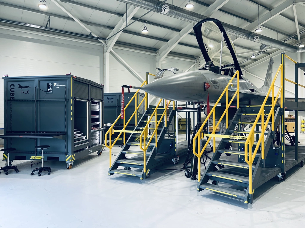 F-16 AIRCRAFT SERVICE MAINTENANCE MODULE Fuselage stands LH/RH, 4 PCS, FTA 