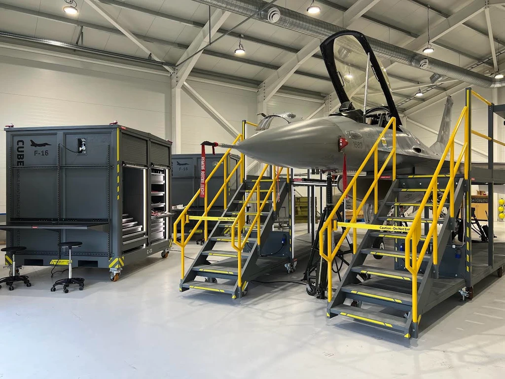 MOBILE MAINTENANCE WORKSTATION CUBE Aircraft workstation, Deployment, FTC 