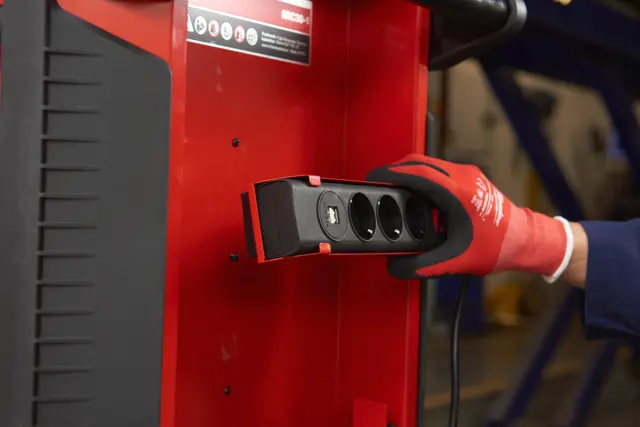 VERKTØYVOGN 7 SKUFFER TOOLGUARD™ 30" / 78 CM SRC30-1 - Milwaukee 