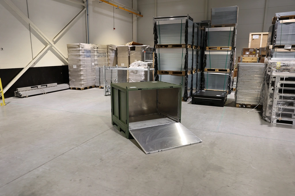 BOKS JMIC SAMMENLEGGBAR ALU 1300 x 1110 x 1090mm, 150 / 1500kg 