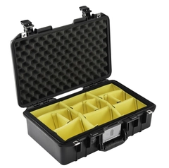 KASSE PELI AIR 1485 M/SKILLEVEGGER Innv. mål: 451x259x156 mm Peli